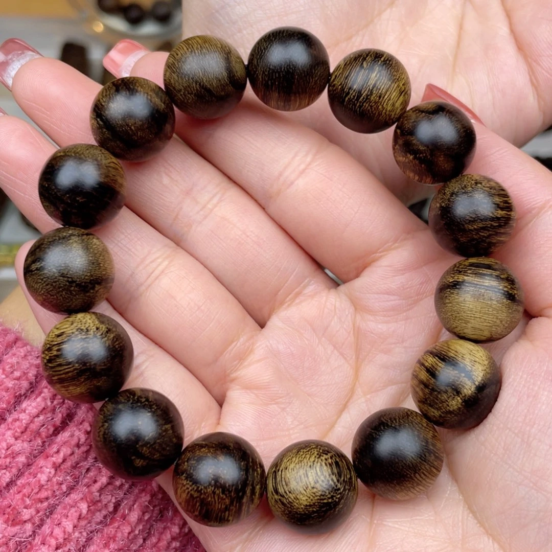 沉香手串思****…越南芽庄白棋留疤