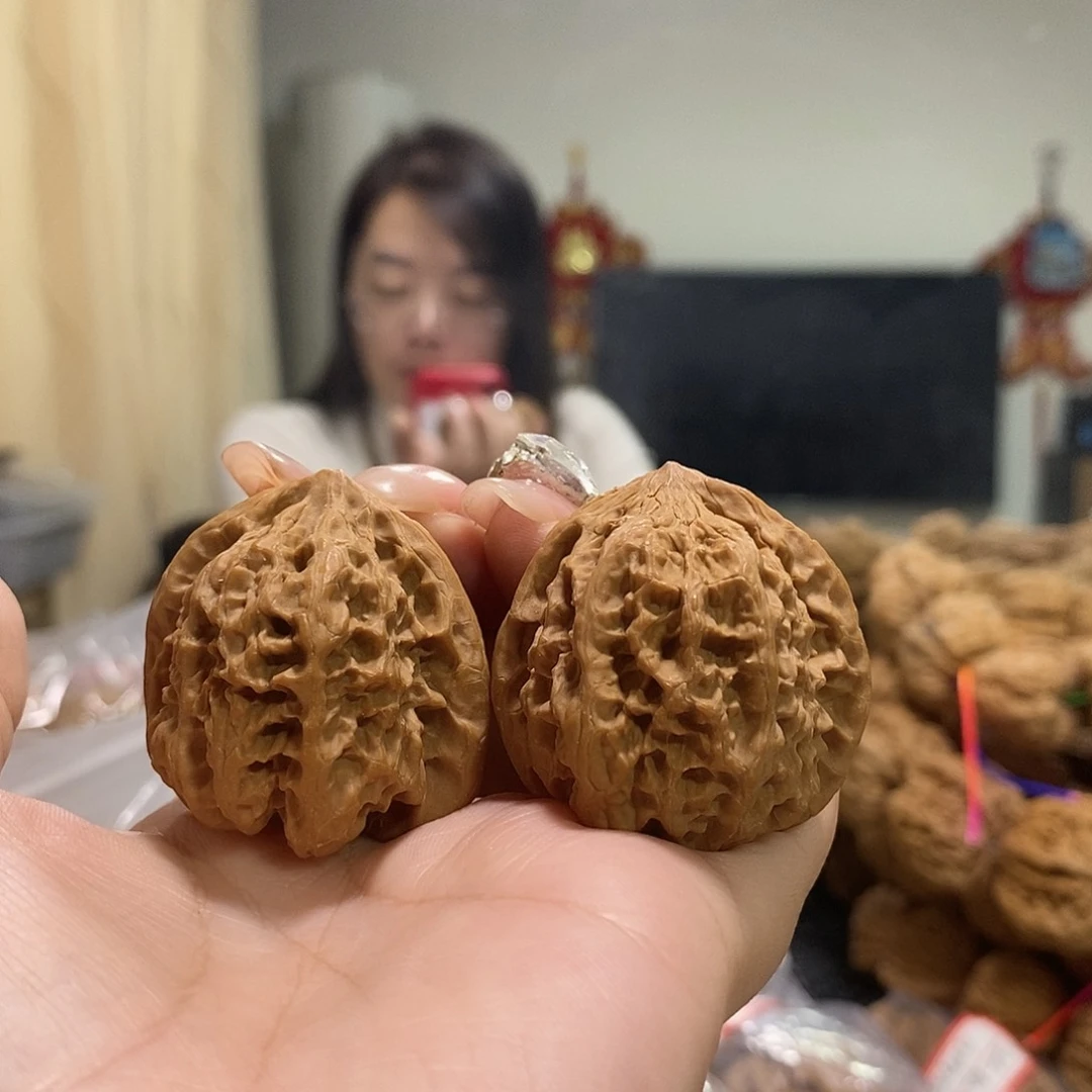 把件文玩核桃37野牛尖有伤