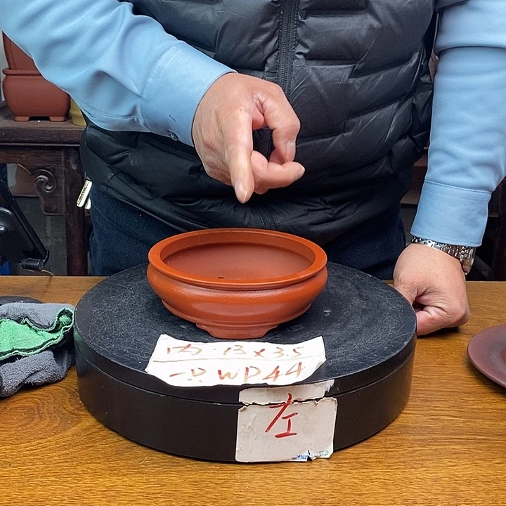 紫砂花盆货号一只WP44