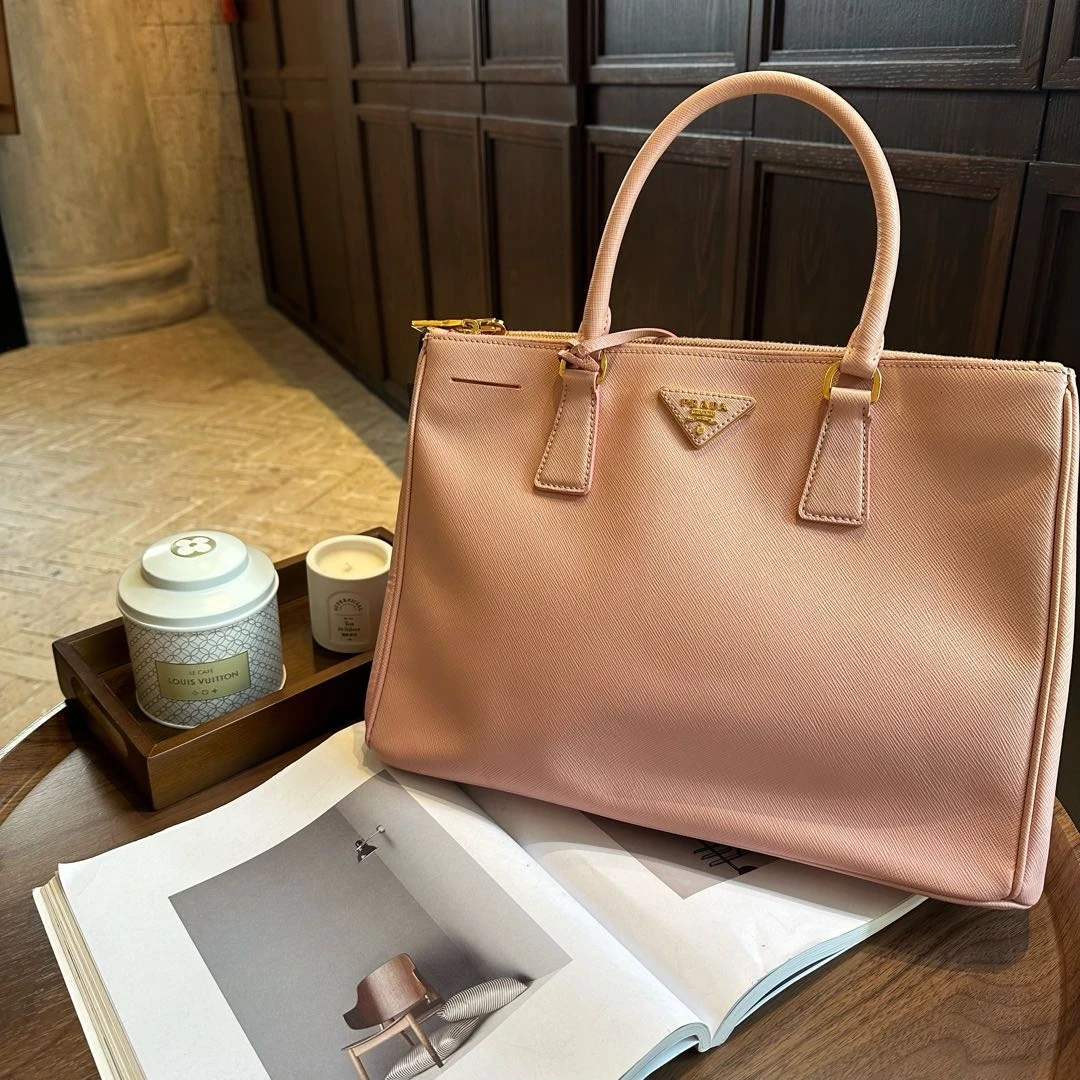 95新 Prada/普拉达 杀手包中号 藕粉色 52832294