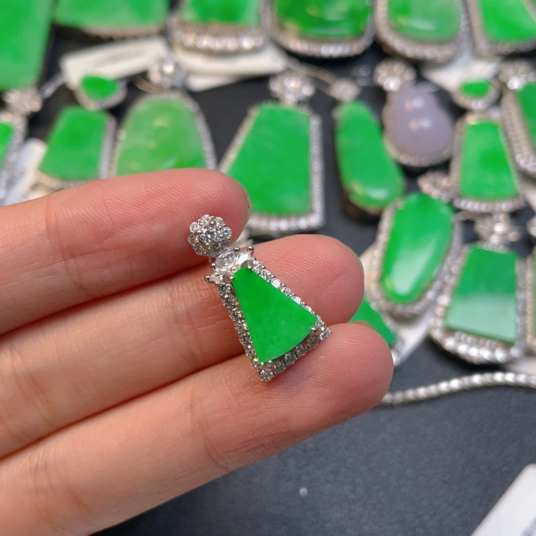 颈饰银S925镶嵌翡翠