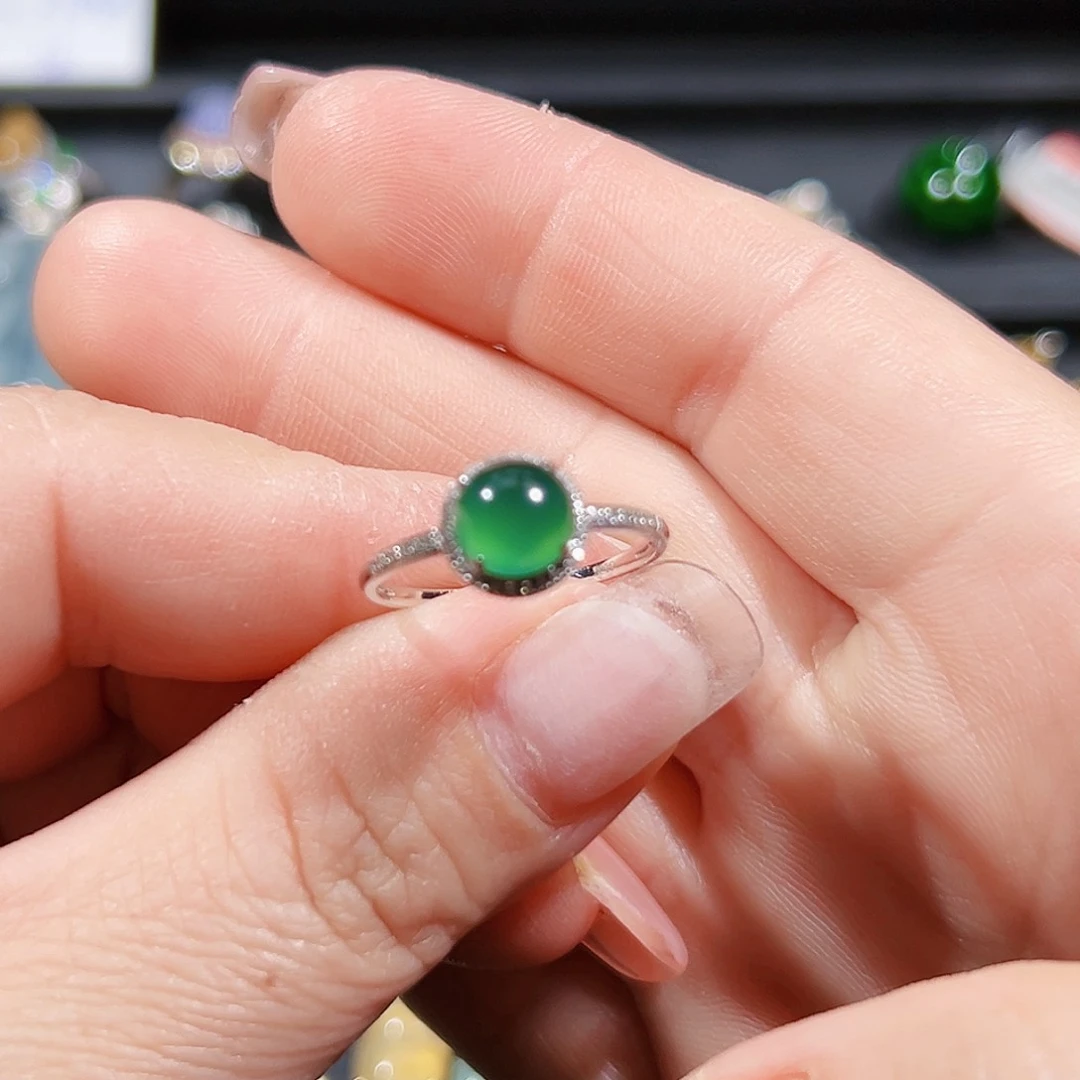 翡翠戒指18K金镶嵌戒指