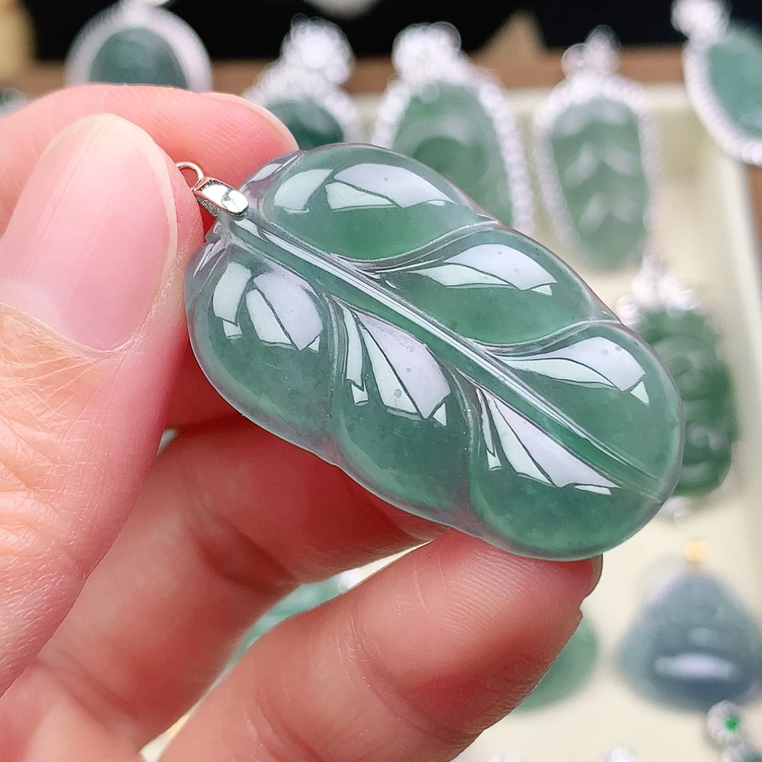 翡翠未镶嵌颈饰吊坠