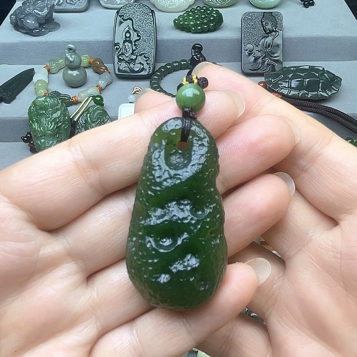 和田玉（糖玉）未镶嵌颈饰