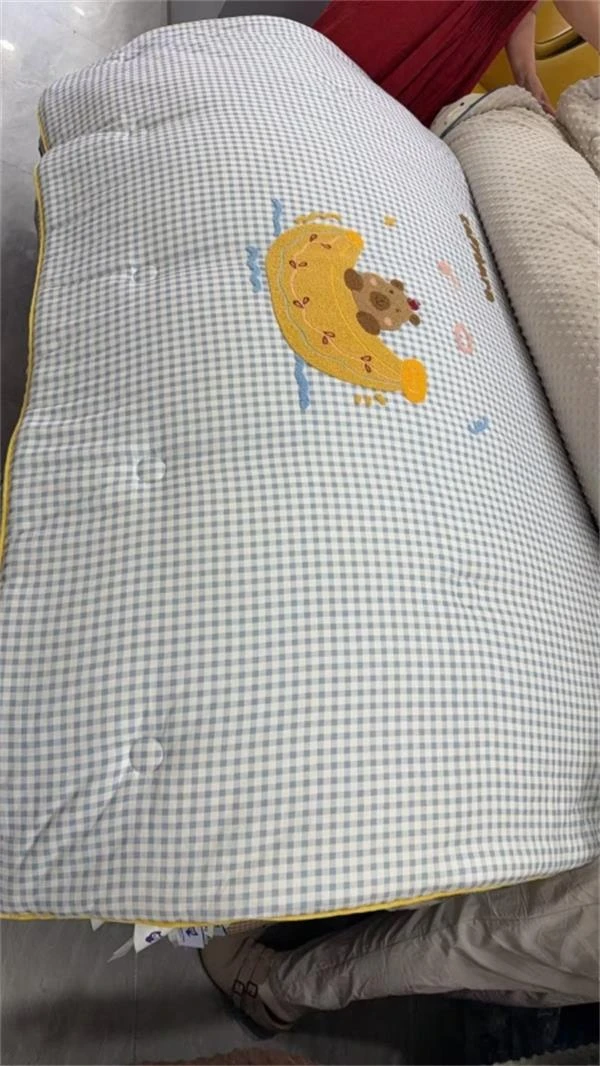 【京会社】双层纱毛巾绣豆豆被   小熊香蕉