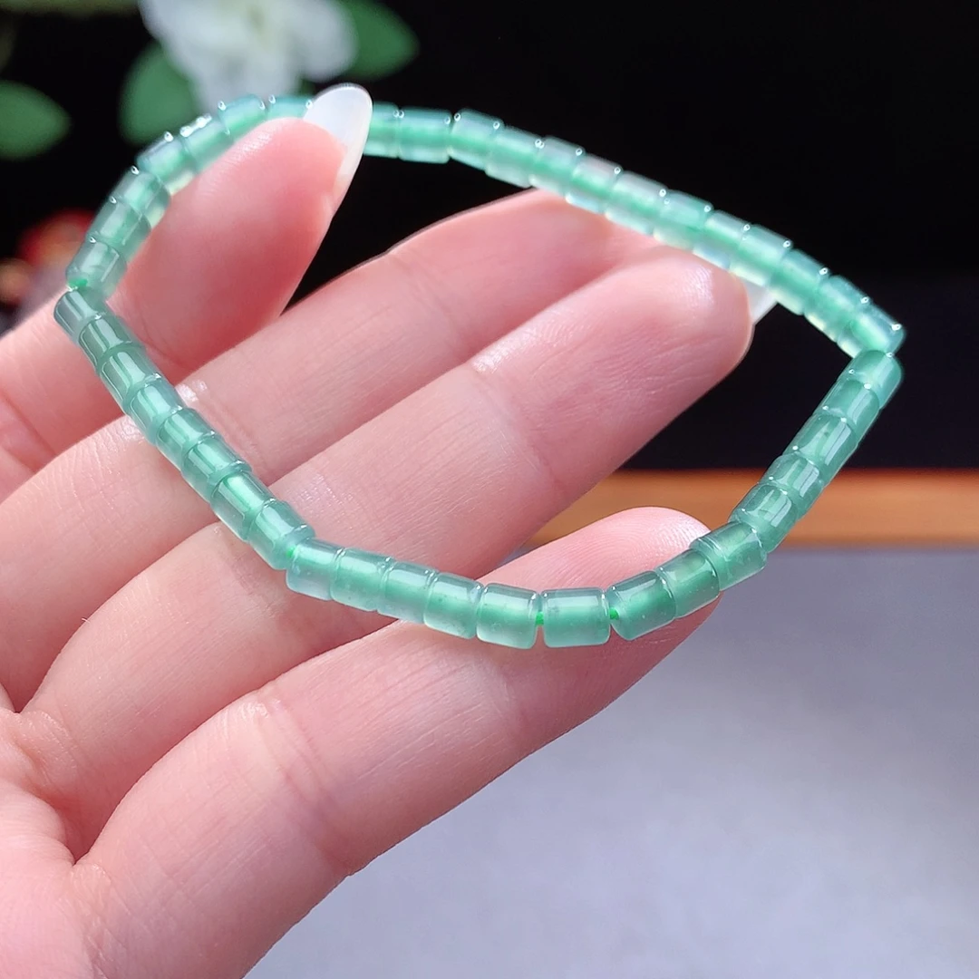 未镶嵌手镯（圆镯）翡翠