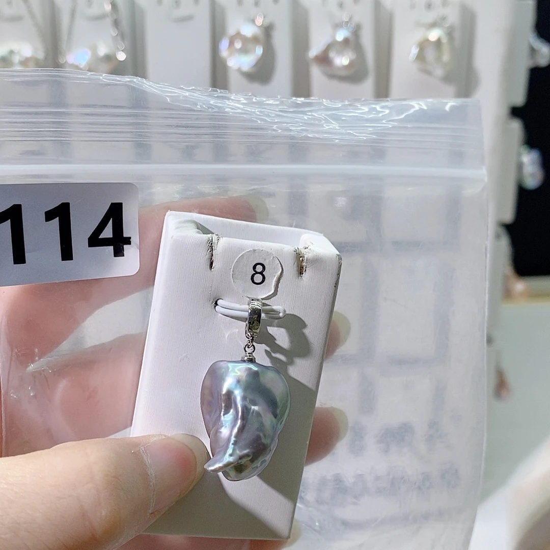 淡水珍珠合金颈饰晓*