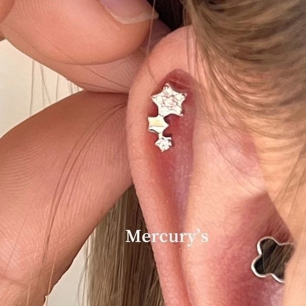 闪钻流星耳骨钉三颗星星耳钉拧螺丝耳饰耳环2025新款爆款高级感
