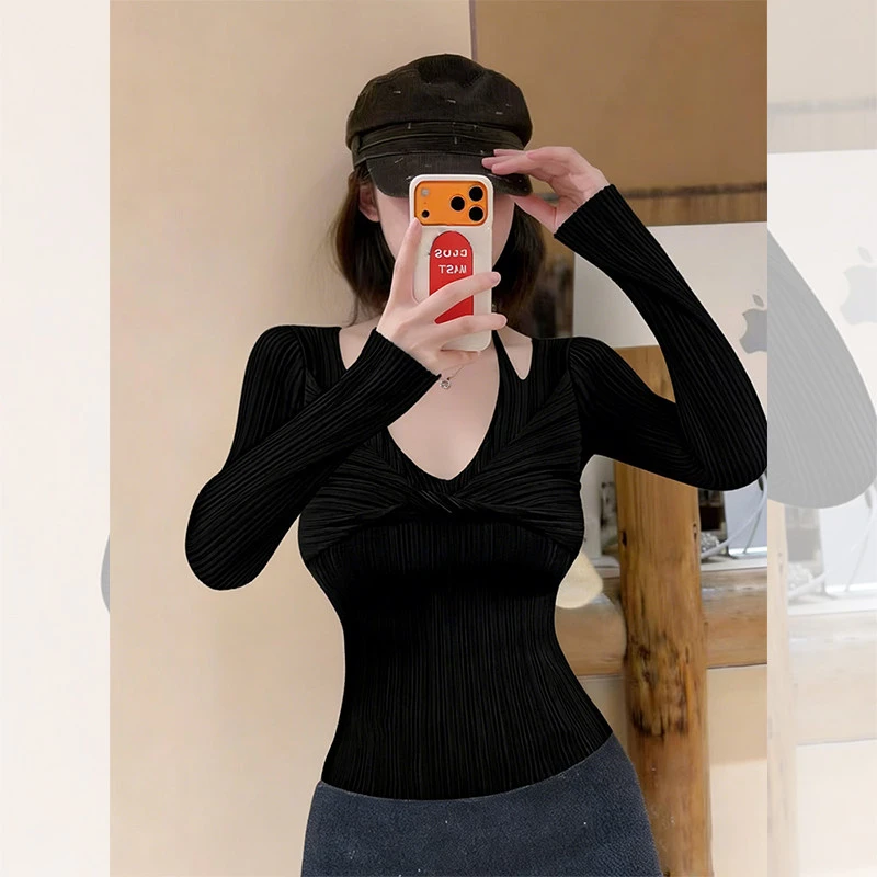独特漂亮内搭黑色挂脖小衫洋气高贵针织衫V领扭结上衣服女装秋冬