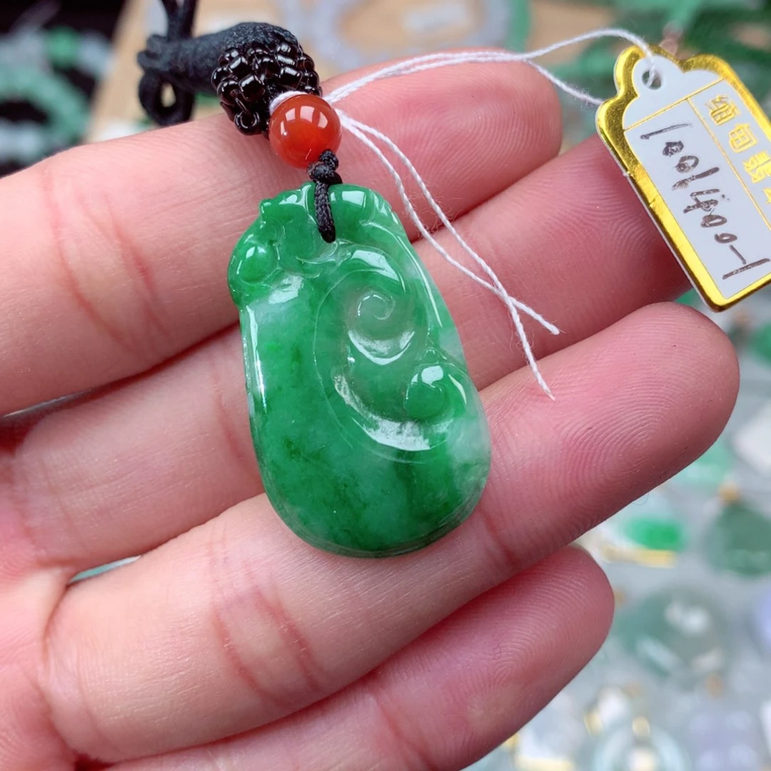 翡翠颈饰未镶嵌翡翠吊坠