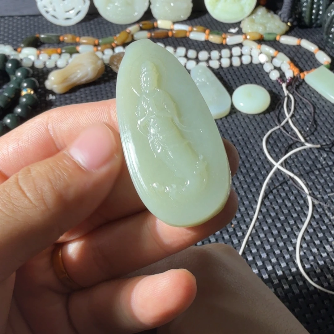 和田玉未镶嵌颈饰