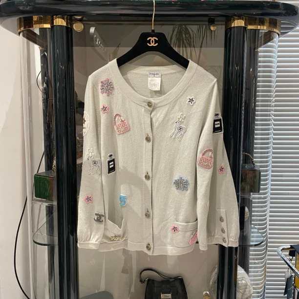 95新 Chanel/香奈儿 08p浅灰色多元素针织外套36码