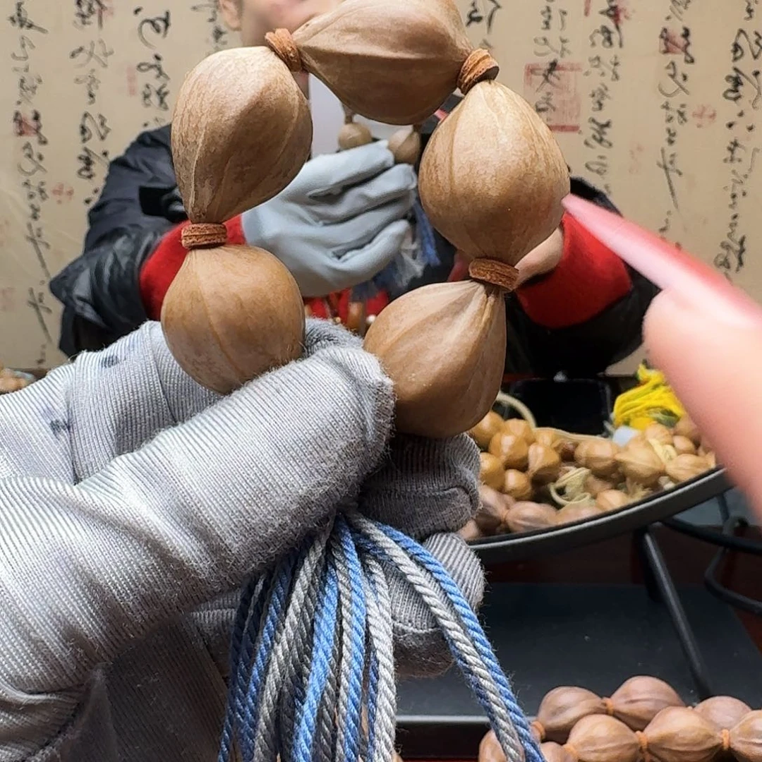 手串橄榄核铁三角