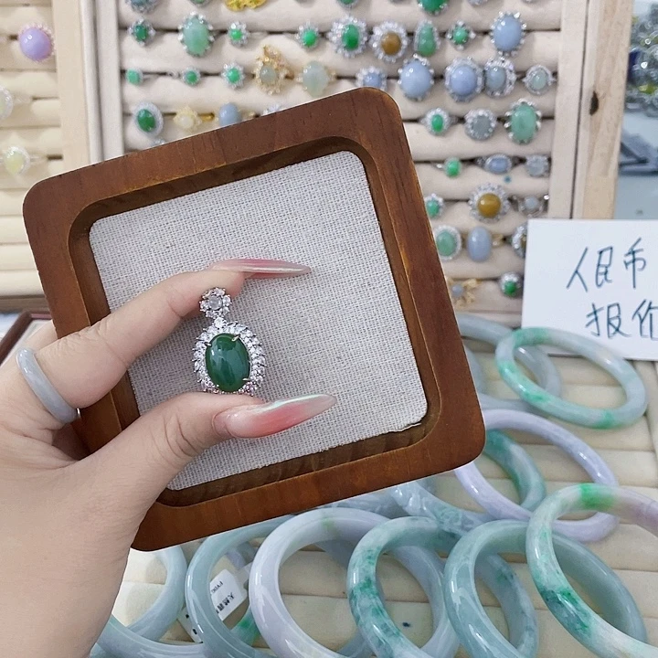 翡翠未镶嵌颈饰天然翡翠Ａ货