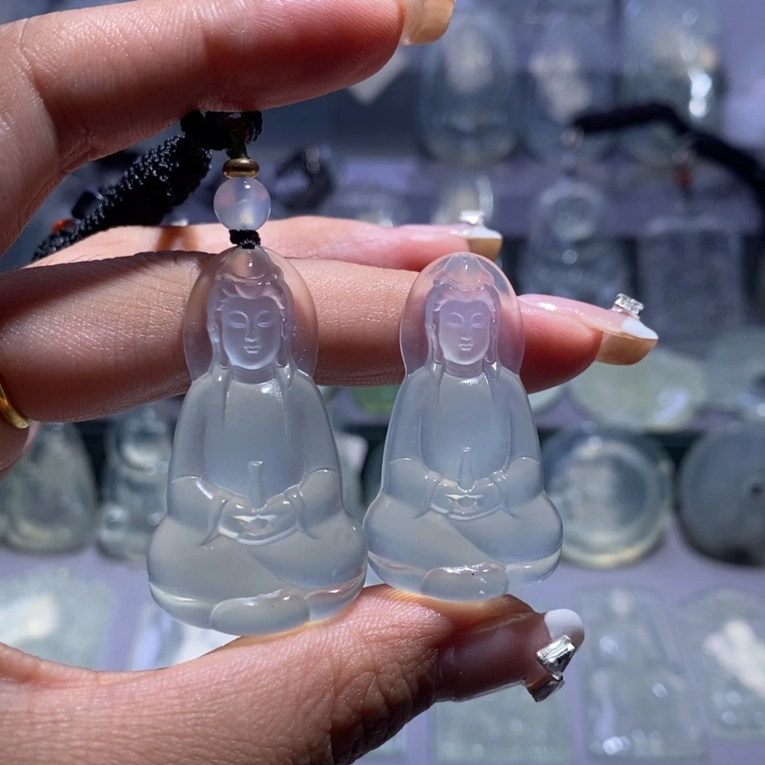 6***7岫玉未镶嵌颈饰素衣