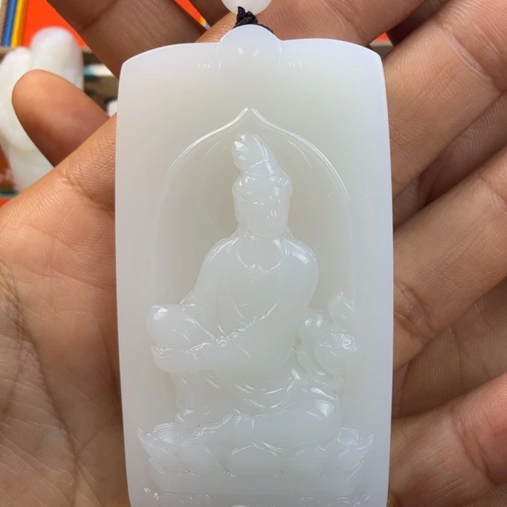 H***、和田玉未镶嵌颈饰
