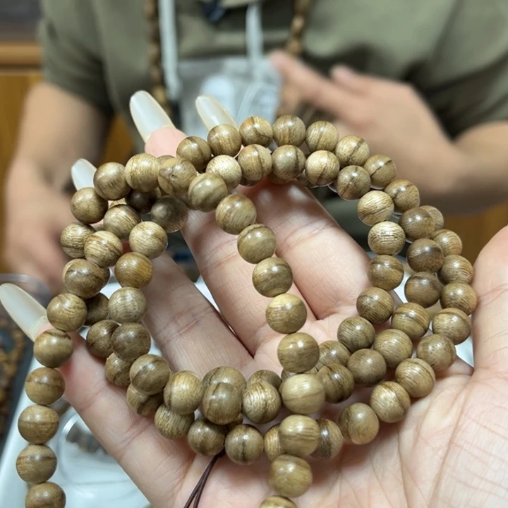 沉香木手串0.8越南沉香多样性发1