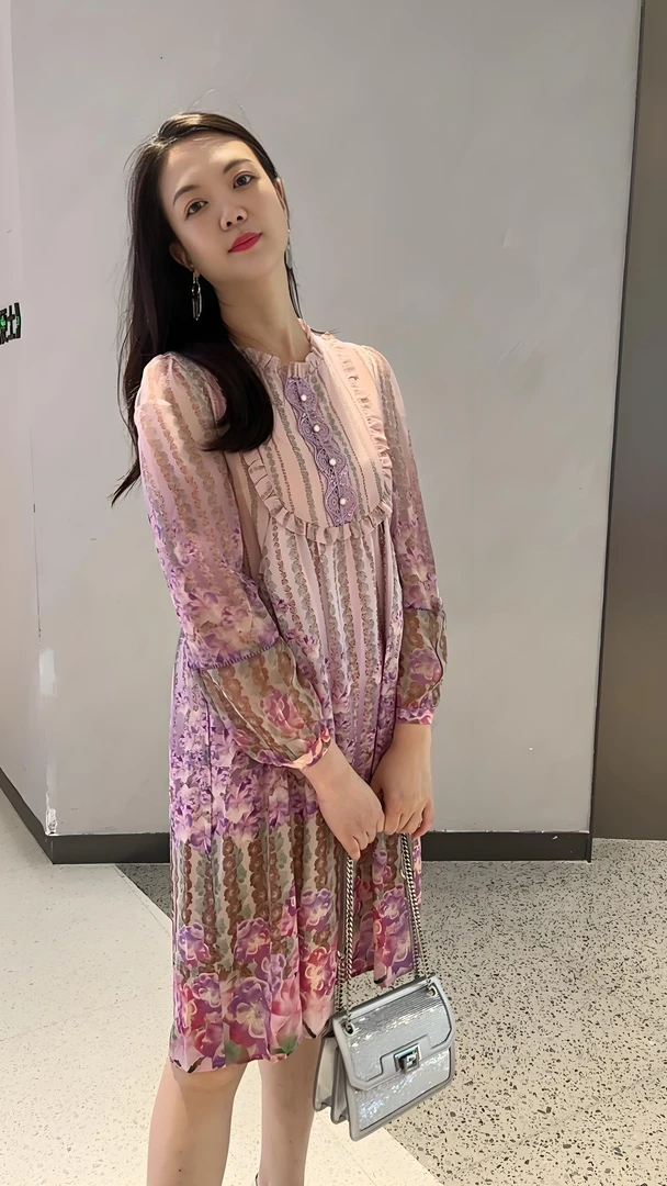 特价仙女风刺绣新款宽松显瘦桑蚕丝a字连衣裙LL2022039A