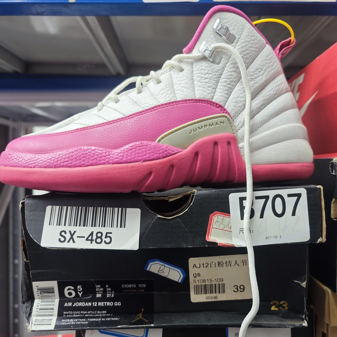 NIKE AJ12 白粉 全新原盒 39码 B707 GUI 12.12 晚