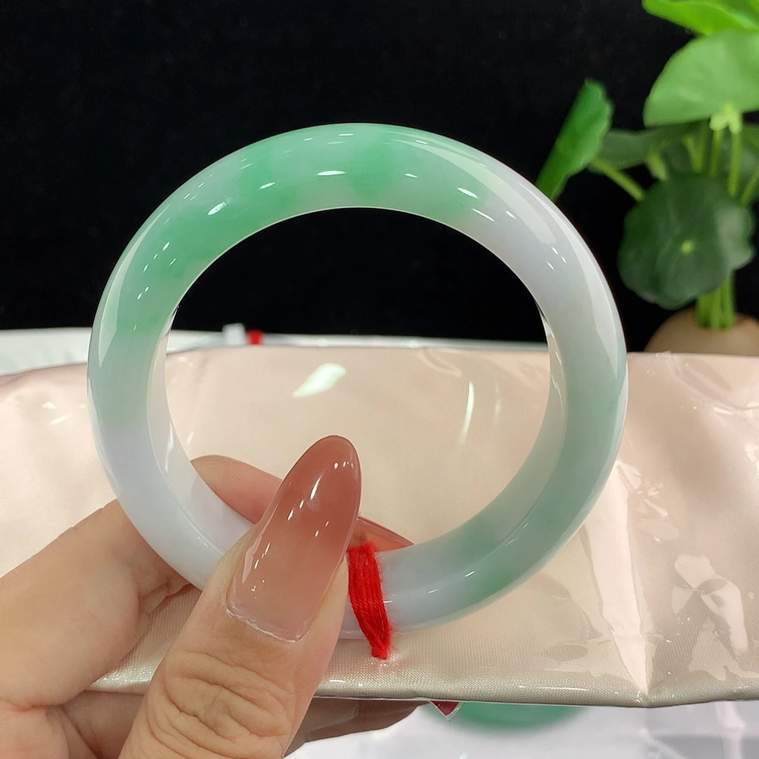 翡翠手镯未镶嵌正56