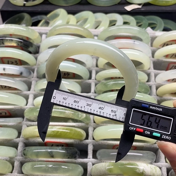 未镶嵌蛇纹石玉手镯153