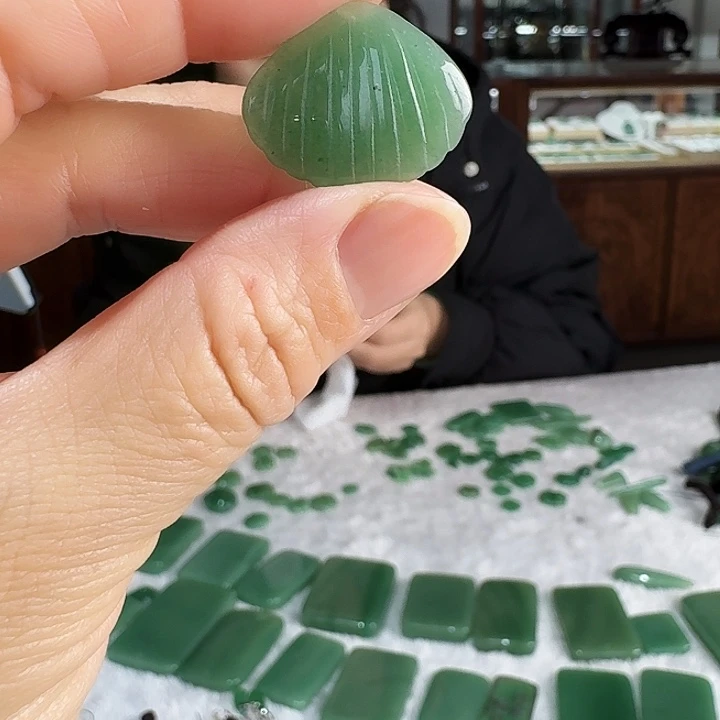 密玉（石英质玉）未镶嵌吊坠