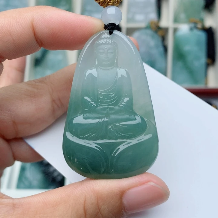 颈饰未镶嵌翡翠大日如来