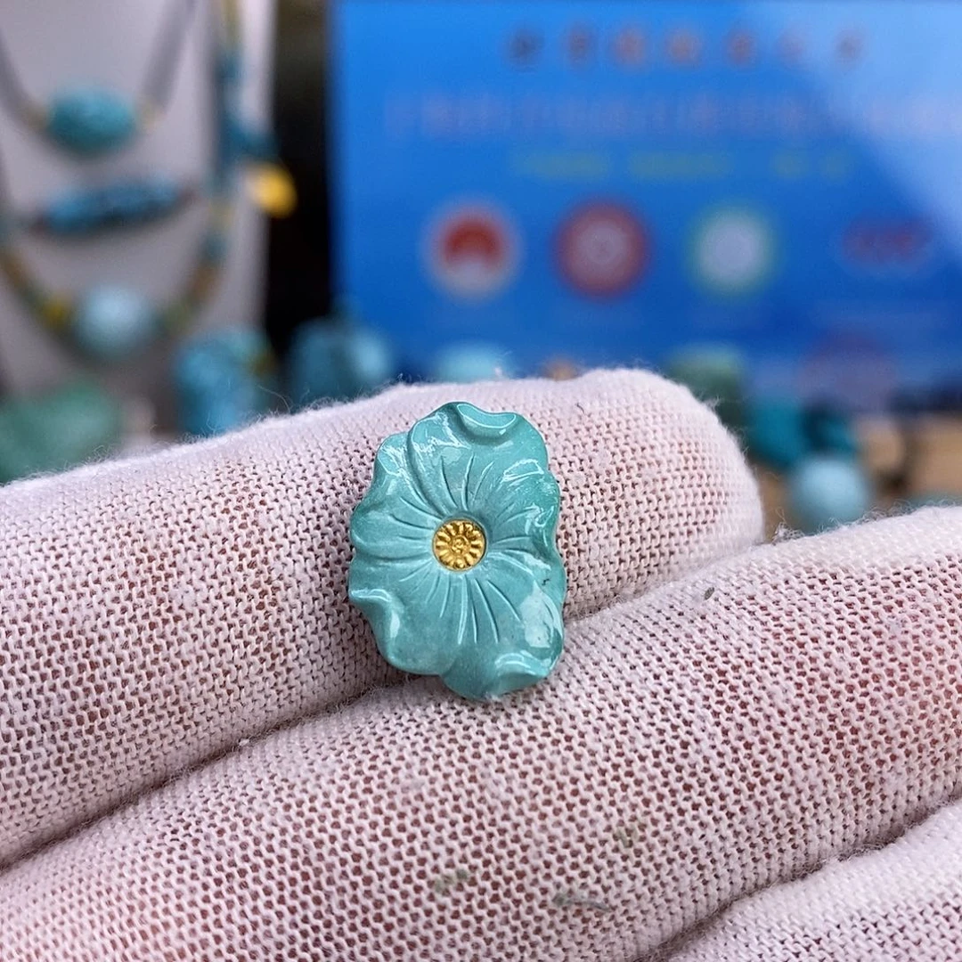 绿松石未镶嵌珠宝奇石