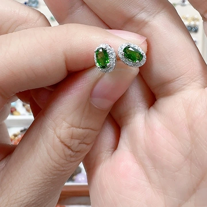 透辉石耳钉银S925镶嵌