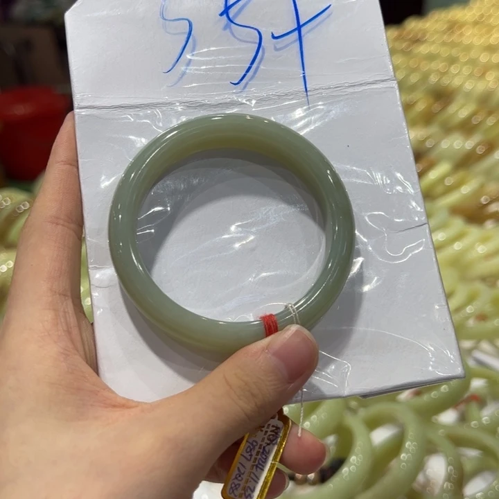 和田玉手镯未镶嵌兔**姐