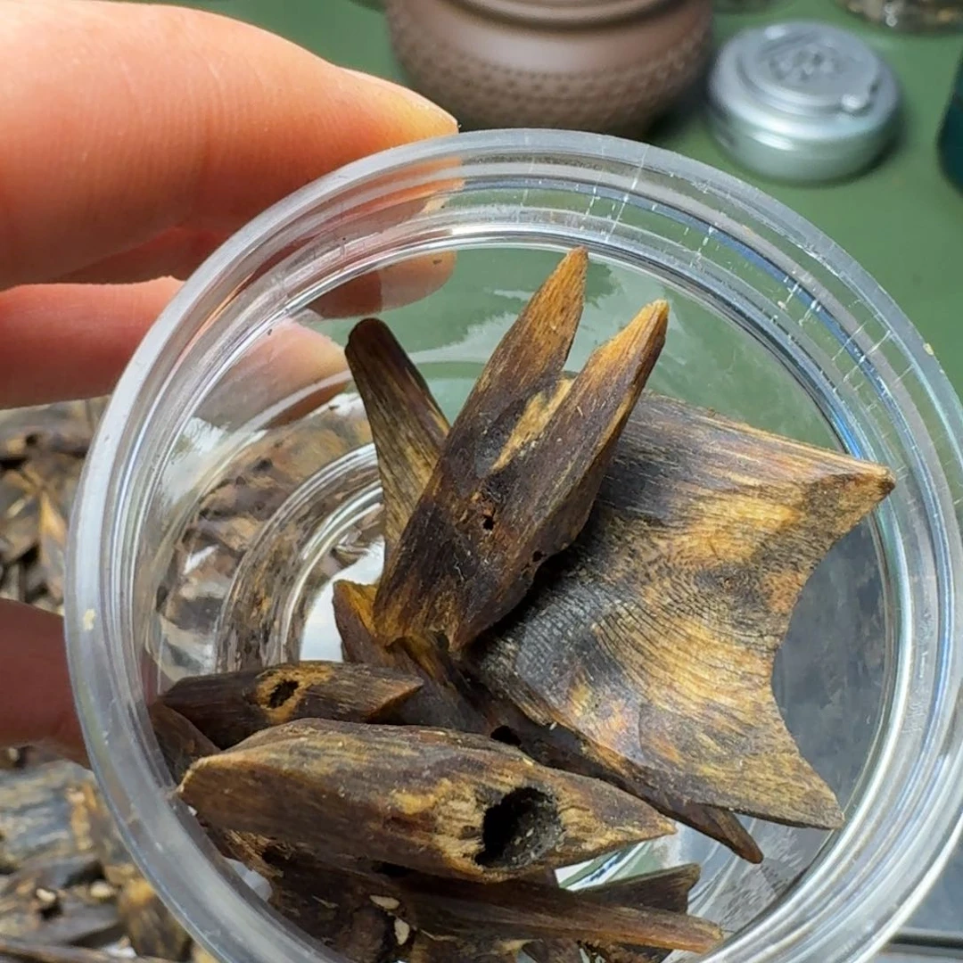 沉香手把件君**A海南老白棋沉水高端老块料10克