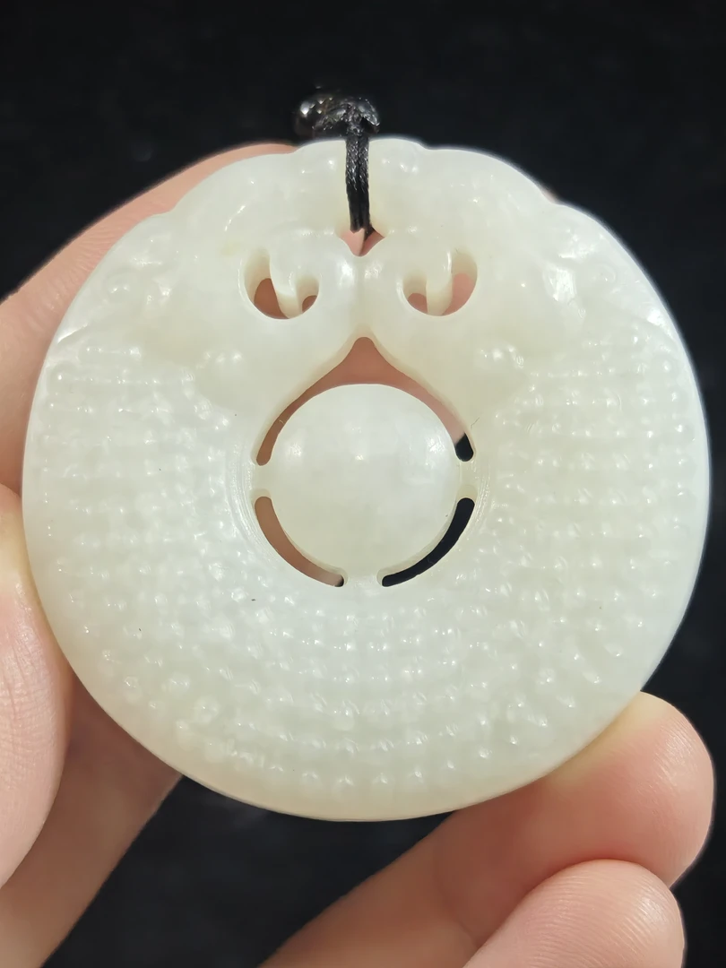 旧藏天然和田玉龙行天下玉牌挂件吊坠53克48*11mm