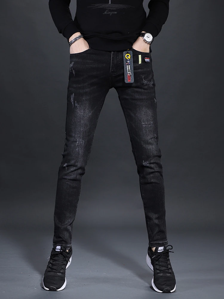 黑色直筒修身牛仔裤2025高端秋季男款小脚裤弹力紧身显瘦男士裤子