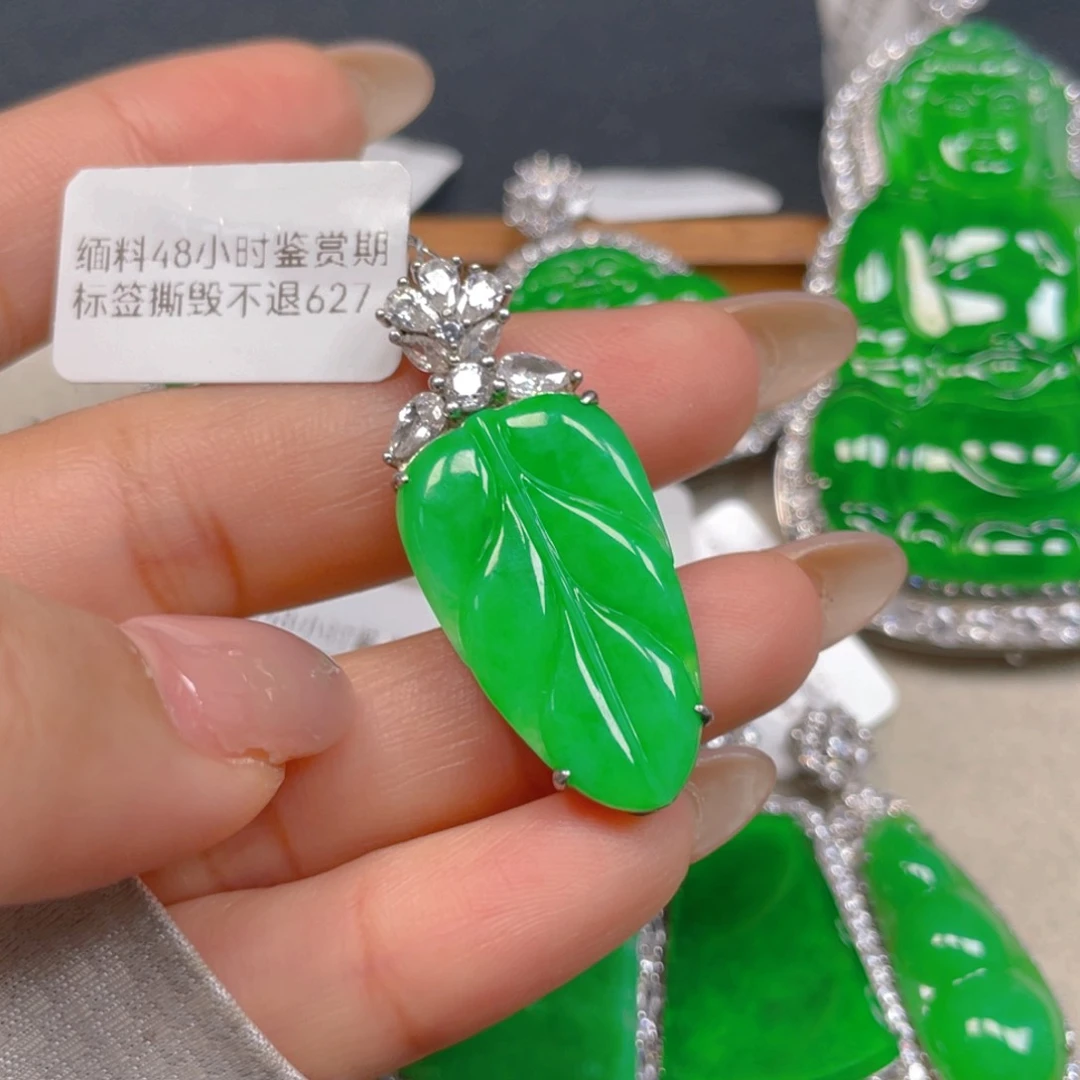 颈饰银S925镶嵌翡翠