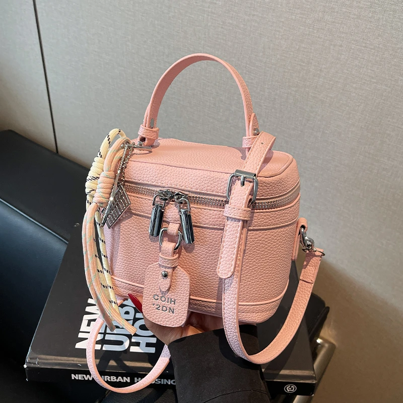 外出小拎包包女式2025新款潮时尚高级感单肩包休闲百搭斜挎水桶包