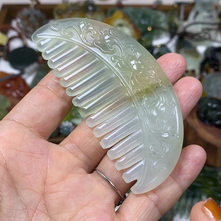 未镶嵌蛇纹石玉梳子