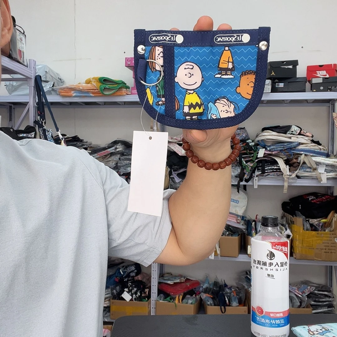 PU化妆包等产品和产品