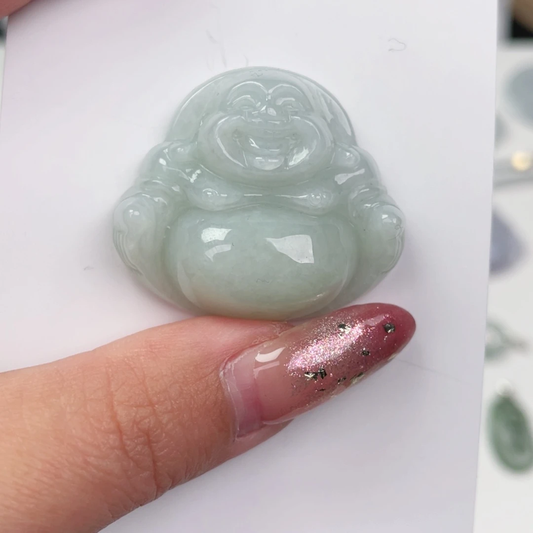 翡翠未镶嵌颈饰佛公包容心