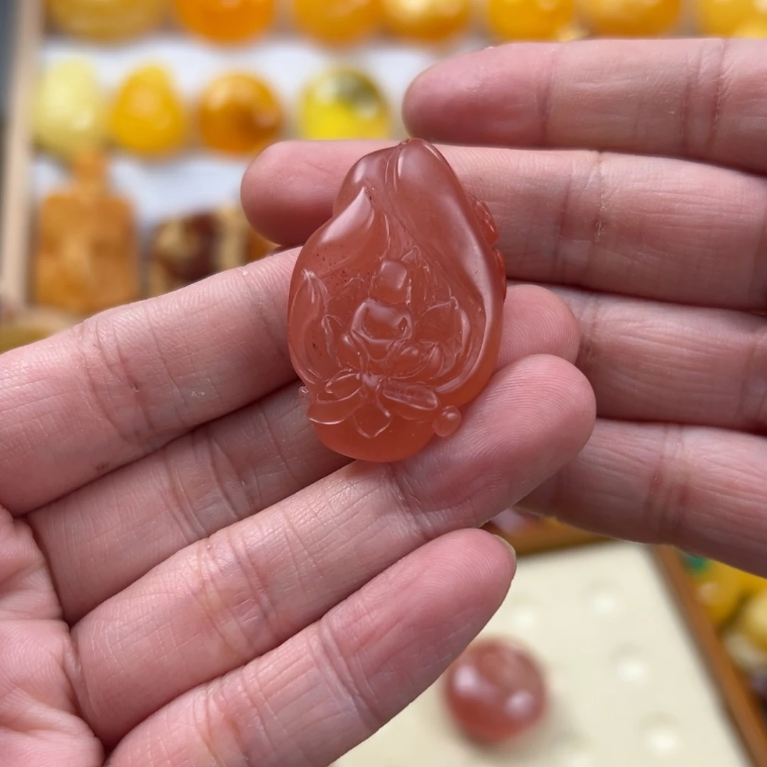 南红玛瑙未镶嵌颈饰13.1克