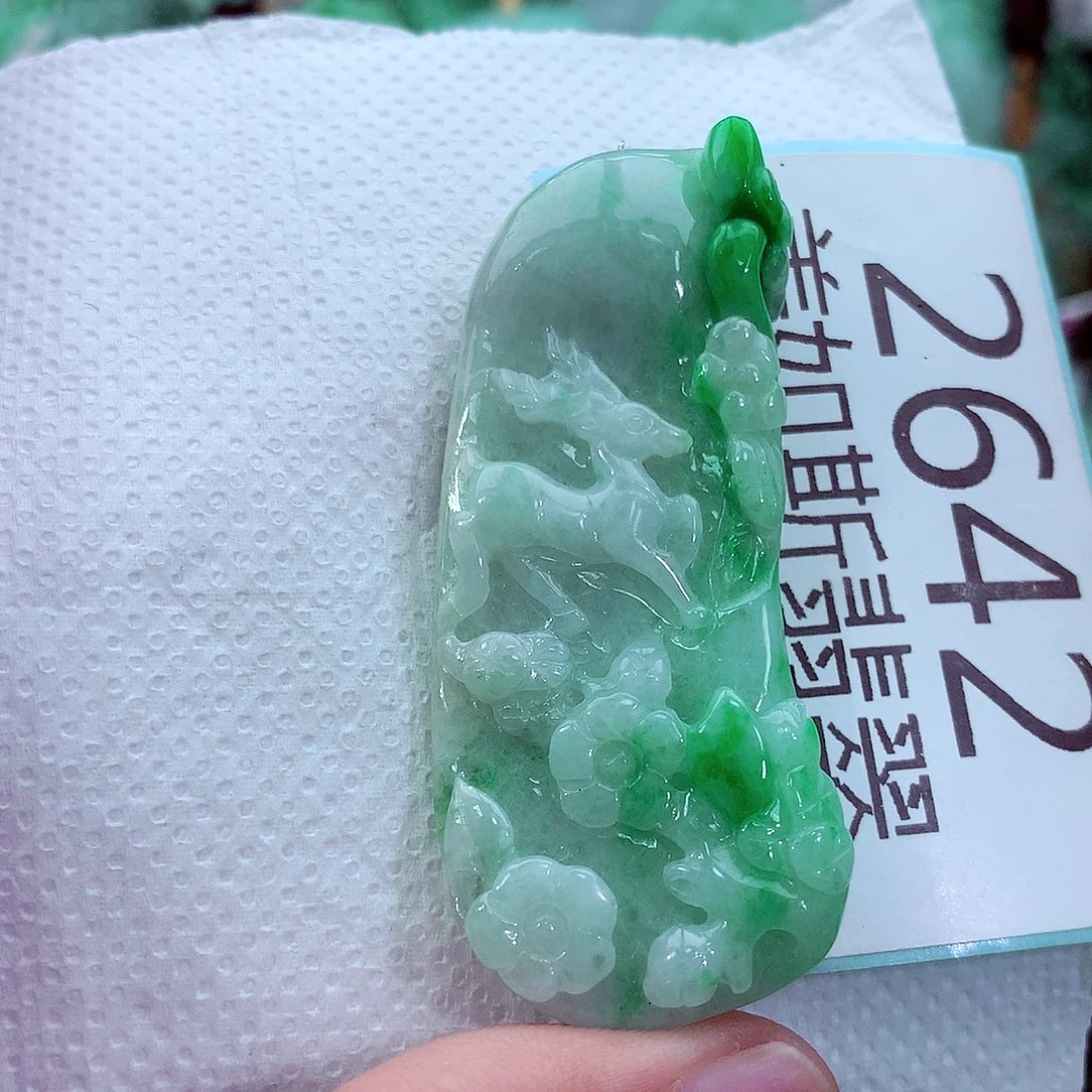 吊坠(不含链)未镶嵌翡翠