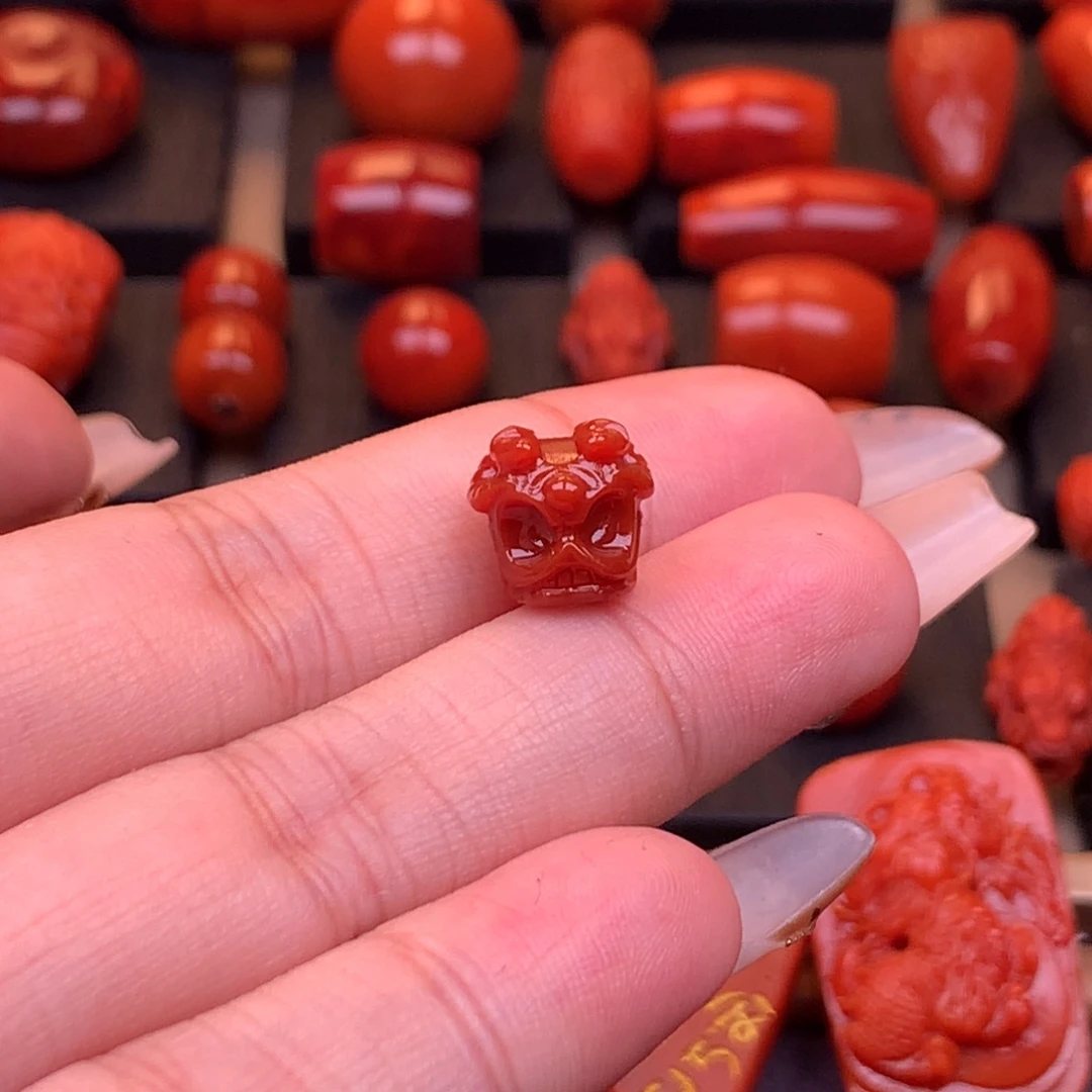 南红玛瑙未镶嵌川料原矿锦红羊头骷髅10.5mm