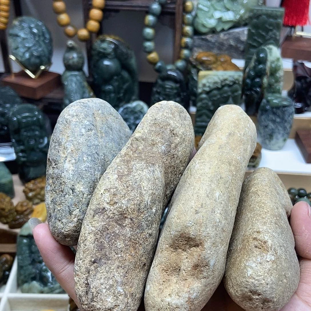 岫岩河磨玉（透闪石质玉）未镶嵌把件用****3