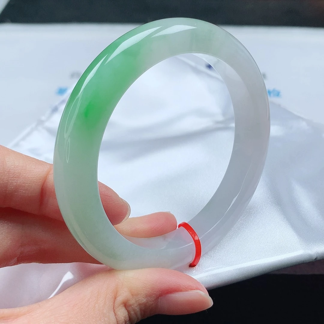 翡翠手镯未镶嵌57圈