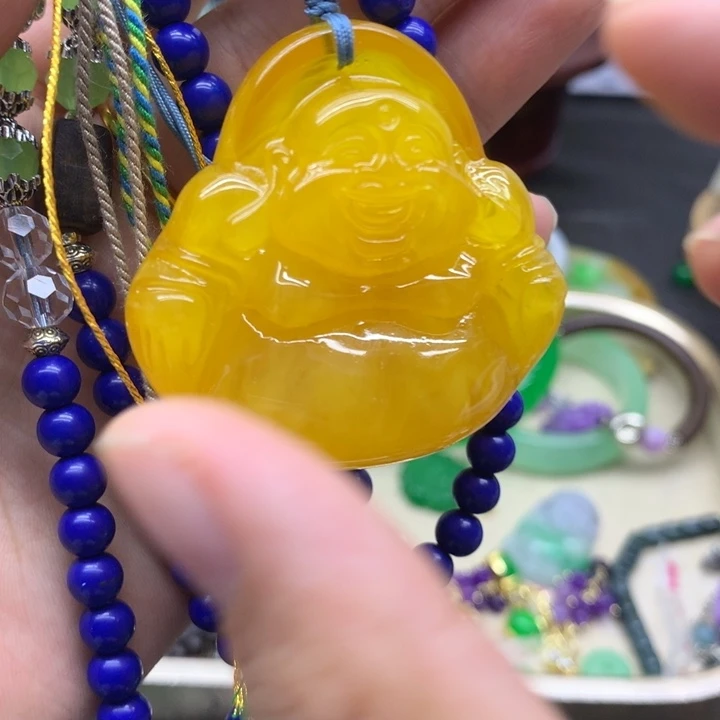 未镶嵌颈饰琥珀吊坠