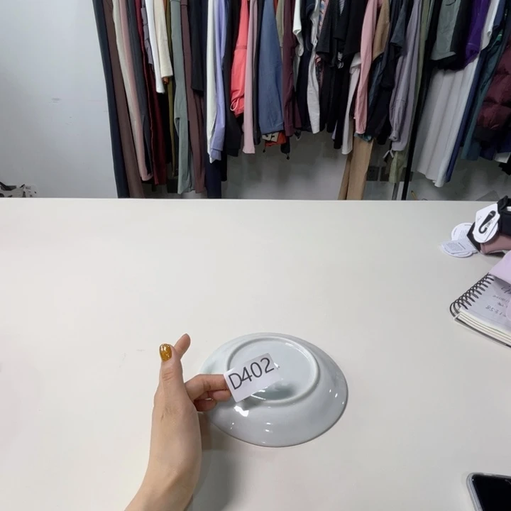 瓷片402浅紫色。。。。。。。。。。。。。。。。。。