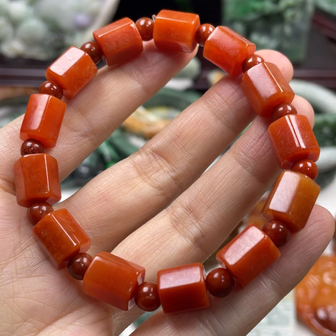 翡翠未镶嵌颈饰牌子