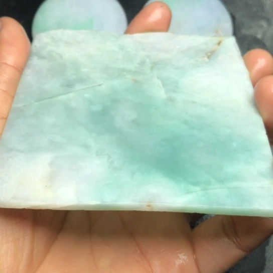 翡翠未镶嵌颈饰裸石