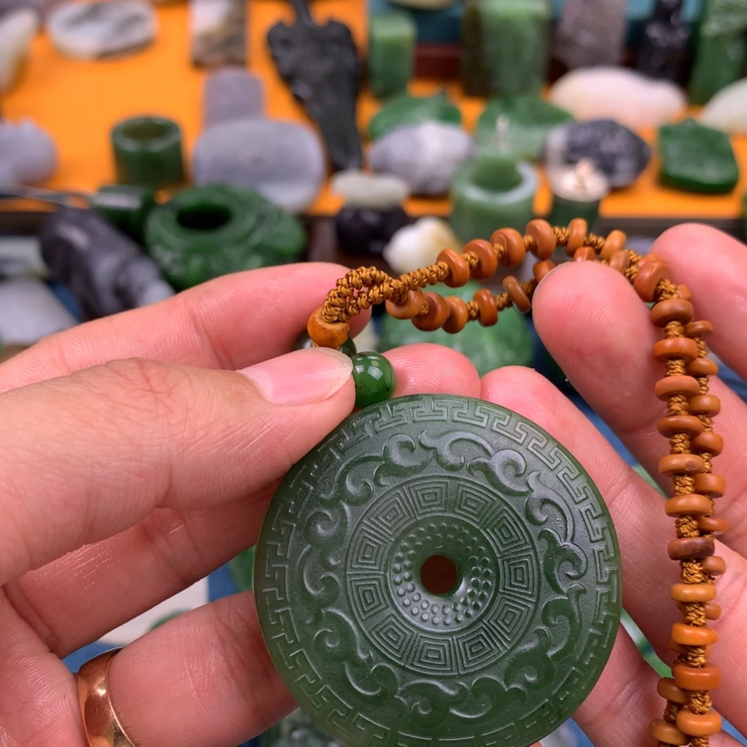 和田玉未镶嵌颈饰