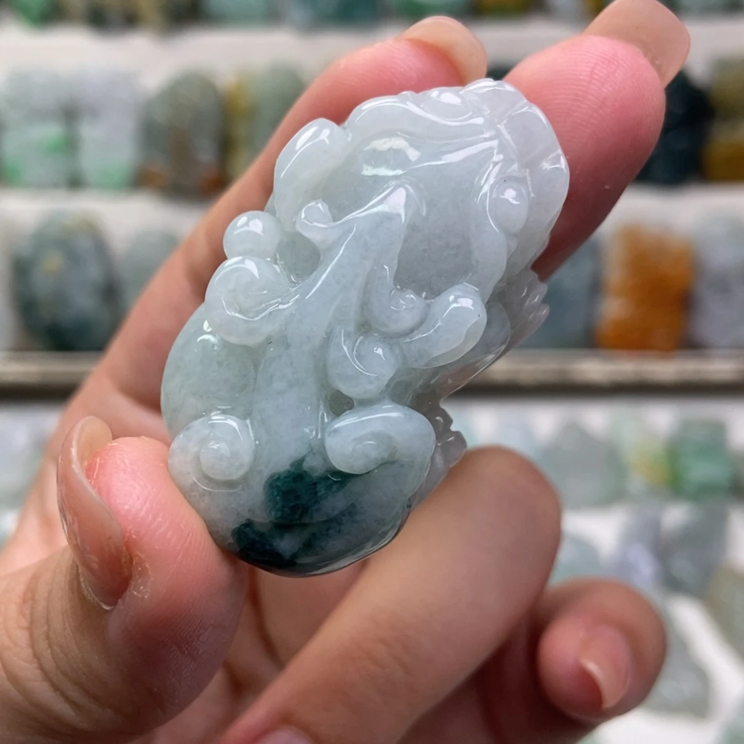 翡翠未镶嵌吊坠(赠链)