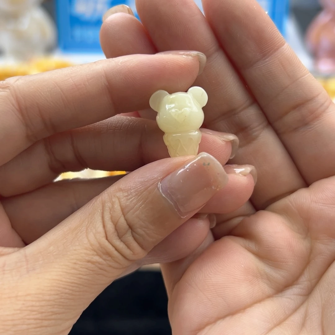 未镶嵌琥珀珠宝奇石冰****?